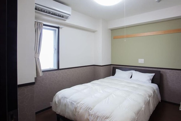 Room 28 of 62
