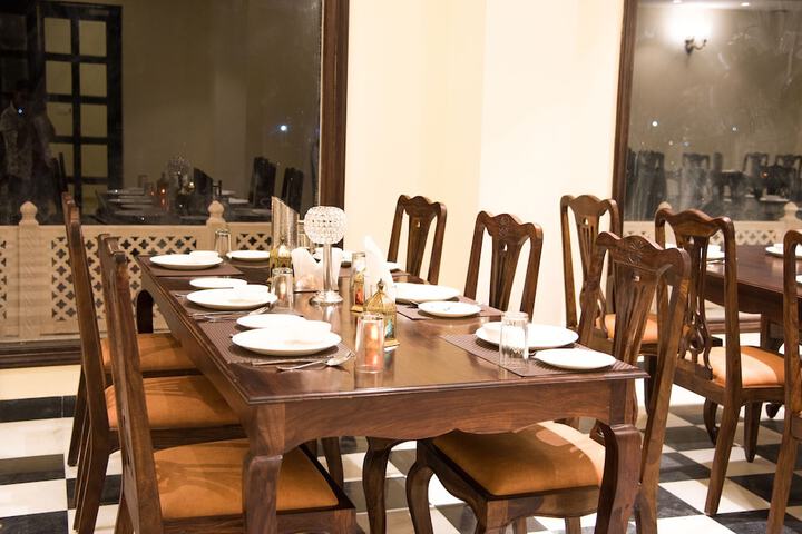 Dining 57 of 88