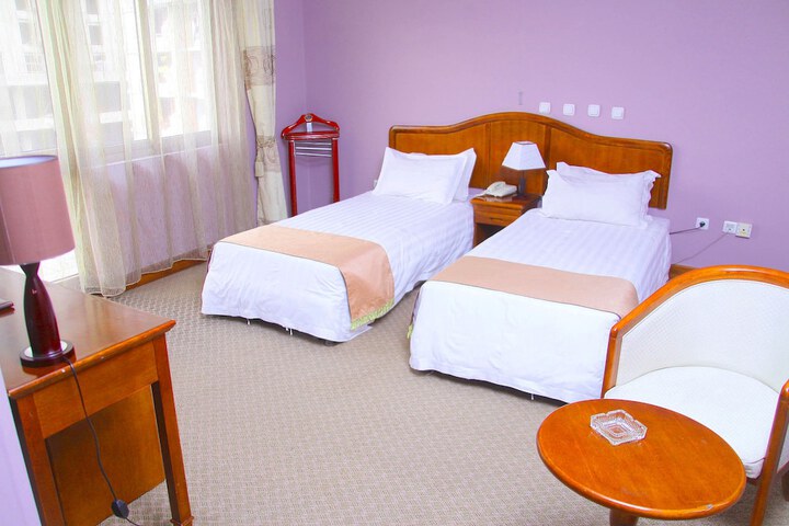 Room 16 of 40