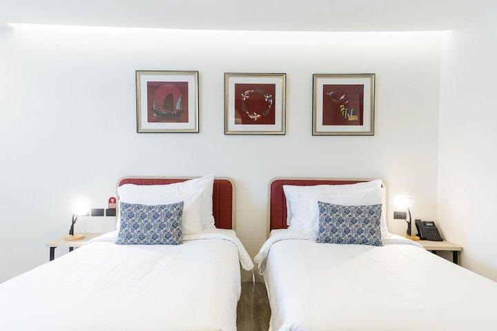 Room 34 of 190