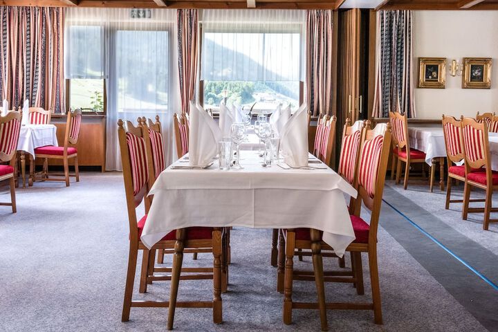 Dining Photos