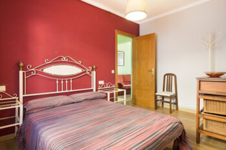 Room 6 of 9