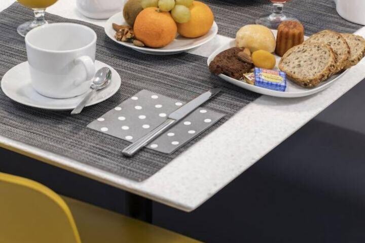 Breakfast/Coffee Service 12 of 15