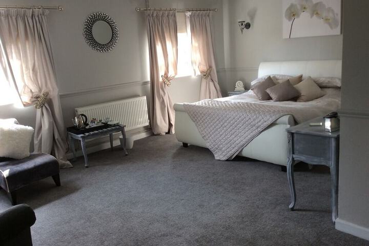 Room 3 of 32