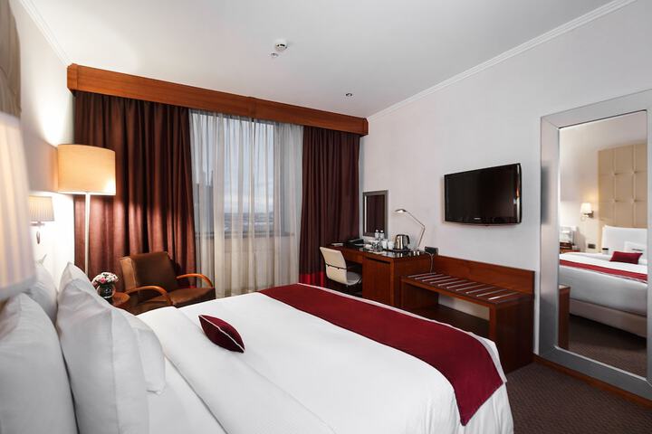 Room 6 of 71