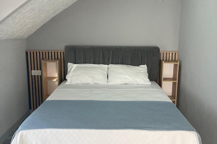 Room 15 of 126