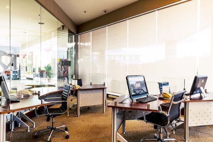Business Center 67 of 74