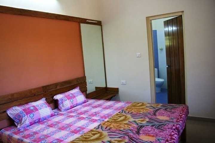 Room 4 of 34