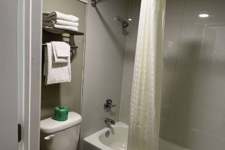Room 21 of 26