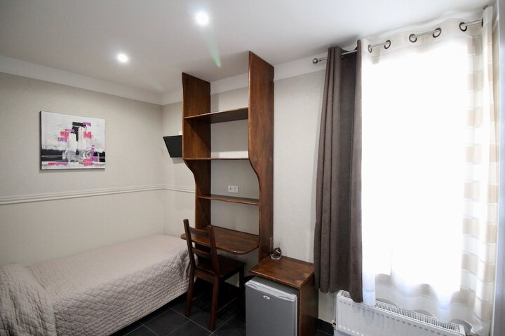 Room 6 of 71