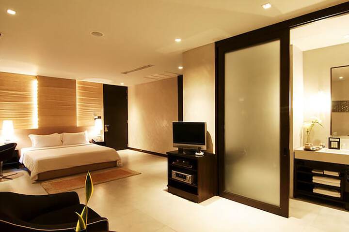 Room 19 of 36