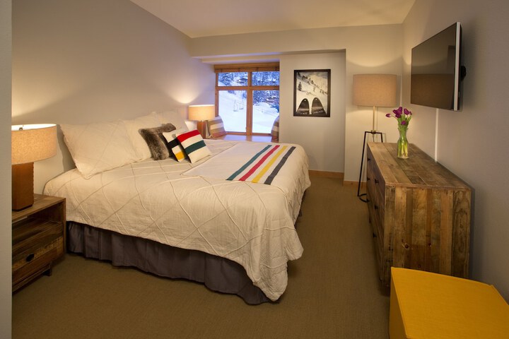 Room 17 of 65