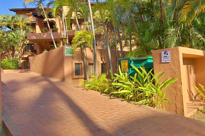 Hotel Exterior 29 of 46