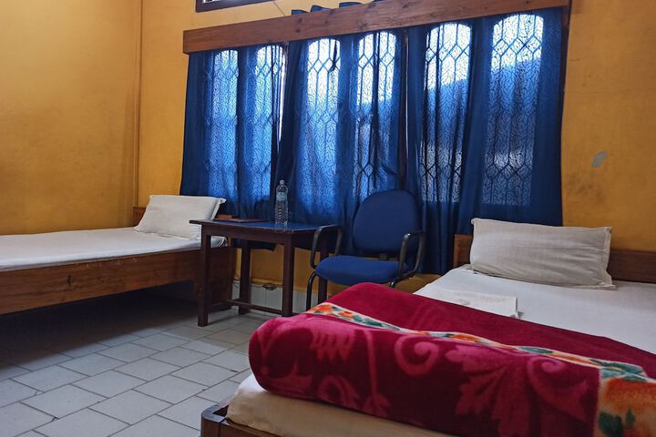 Room 5 of 17