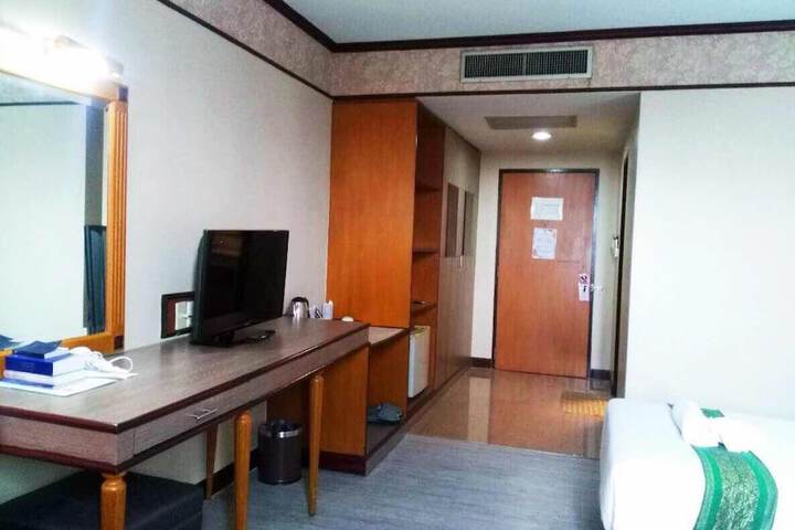 Room 42 of 72