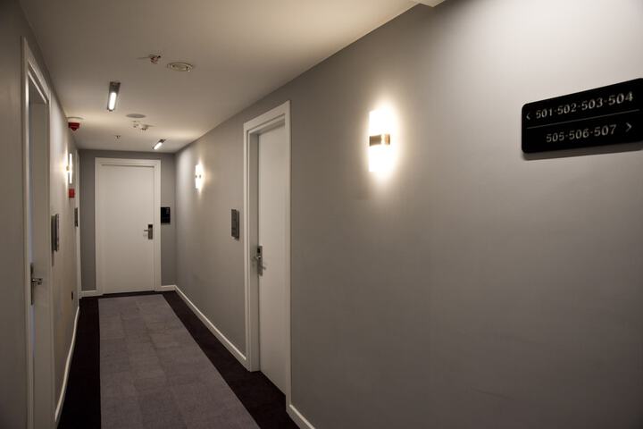 Ballroom/Hall 73 of 76