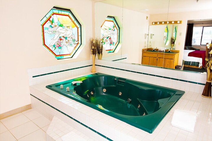 Hot Tub 29 of 35