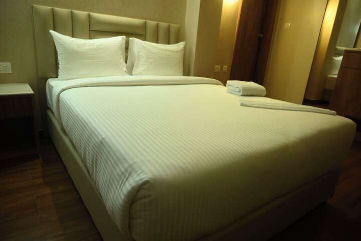 Room 2 of 9