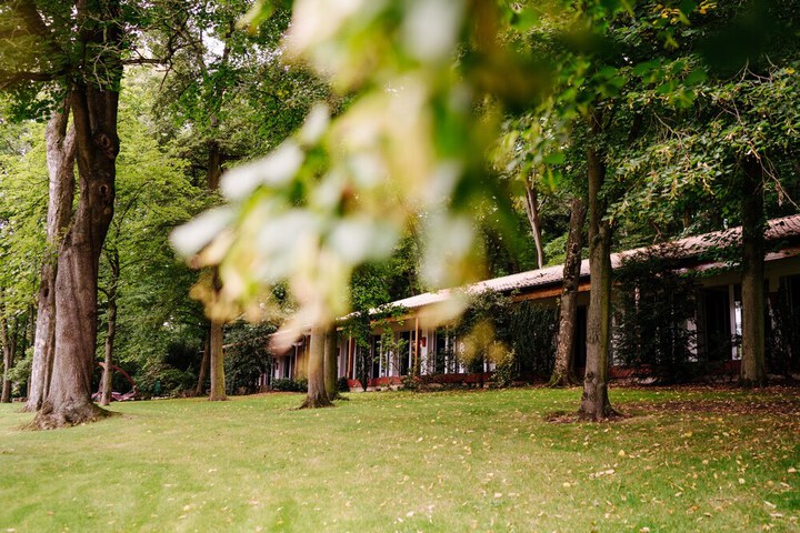 Hotel Exterior 33 of 34
