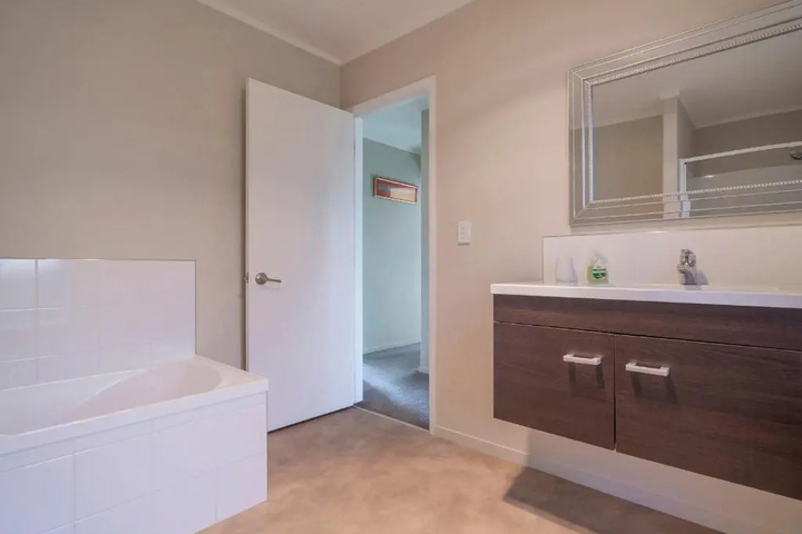 Room 5 of 7