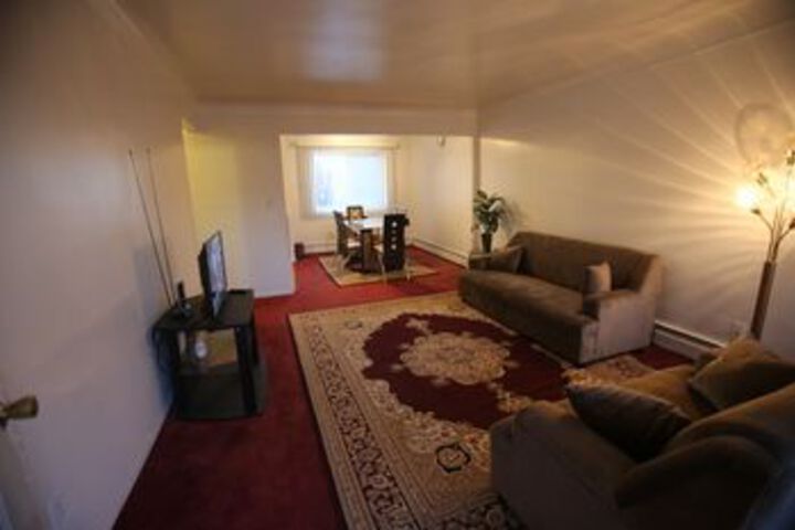 Room 4 of 16