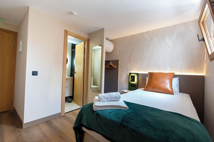 Room 4 of 21