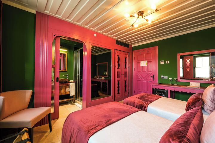 Room 14 of 84