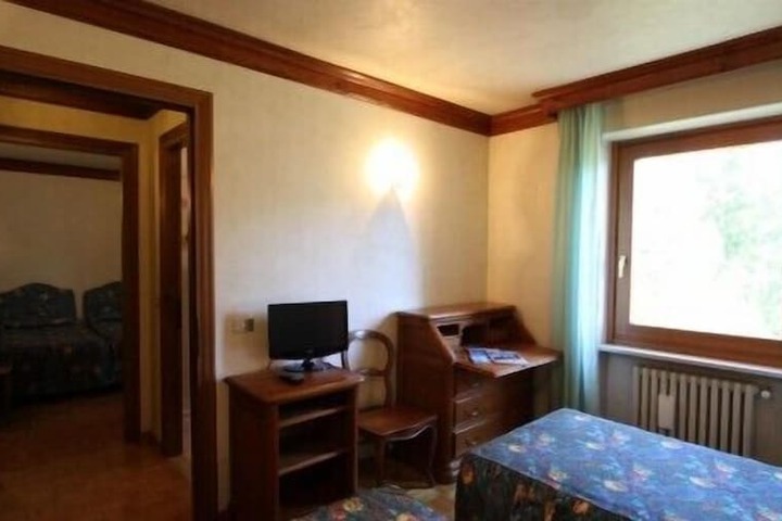 Room 6 of 62