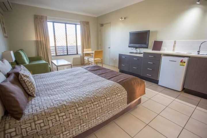 Room 5 of 44