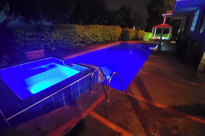 Pool 25 of 31