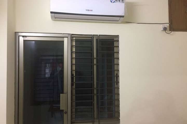 Room 8 of 10