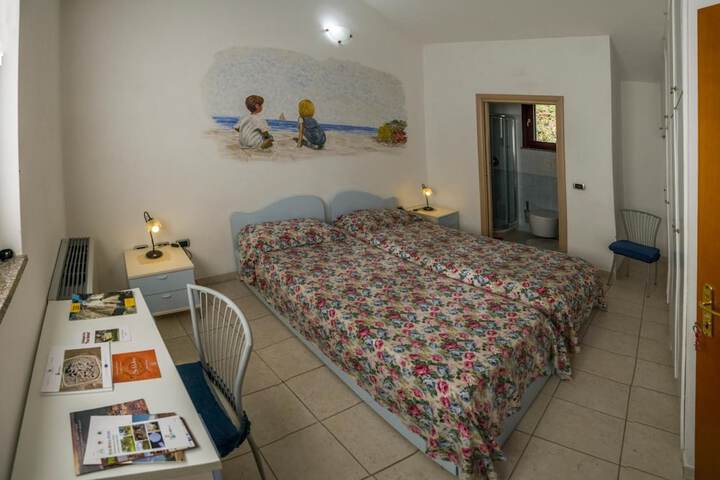 Room 9 of 40