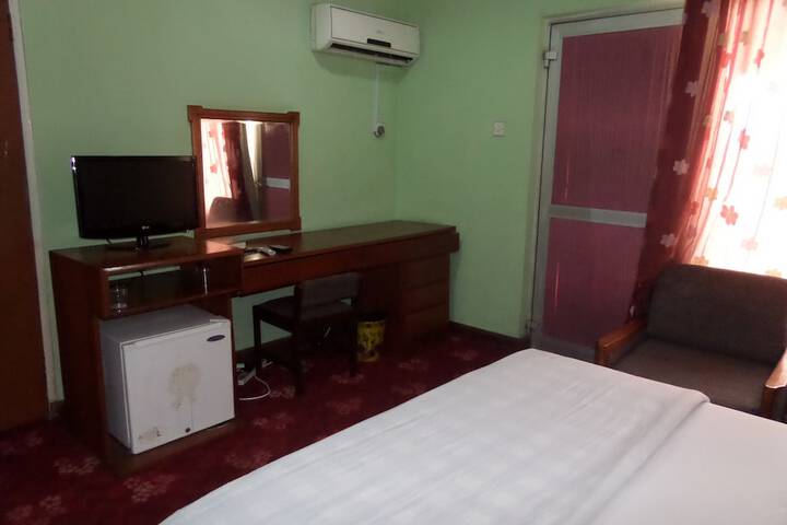 Room 22 of 47