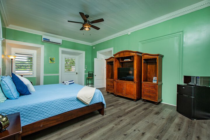Room 12 of 171