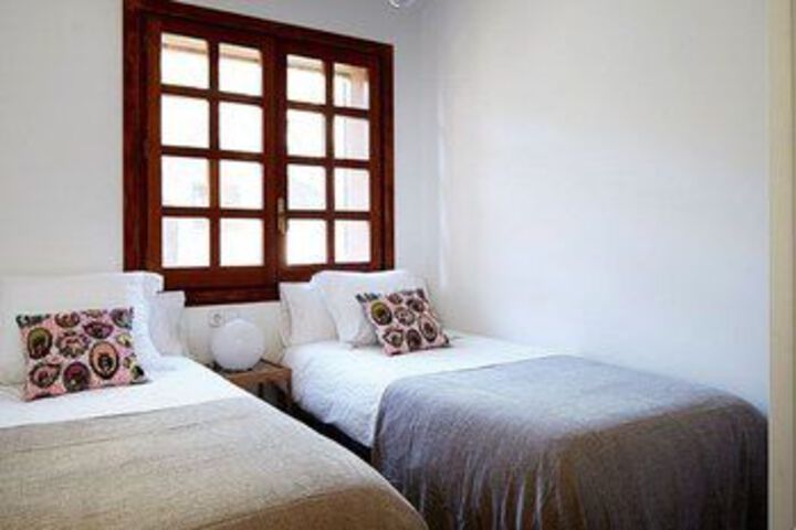 Room 5 of 14
