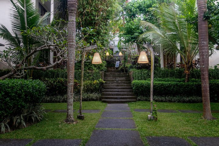 Hotel Exterior 112 of 119