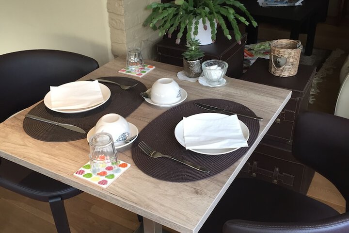 Dining 14 of 16