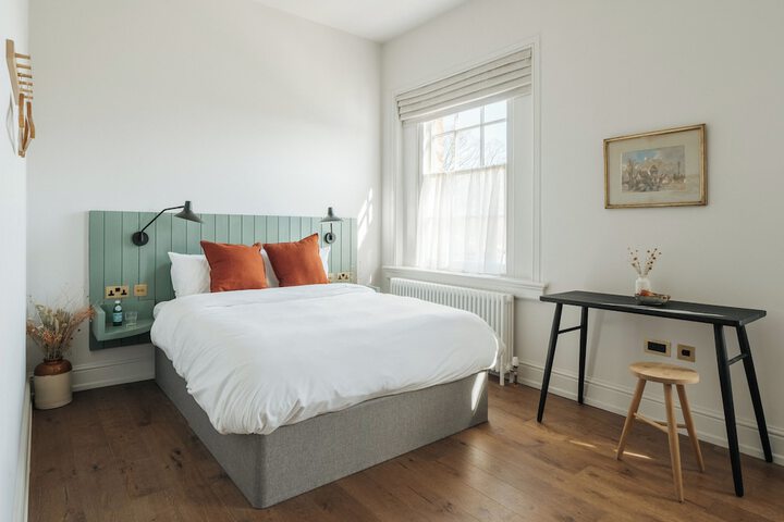 Room 2 of 26