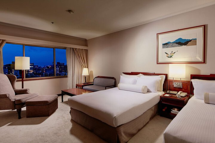Room 13 of 52