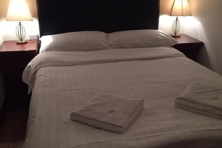 Room 9 of 35