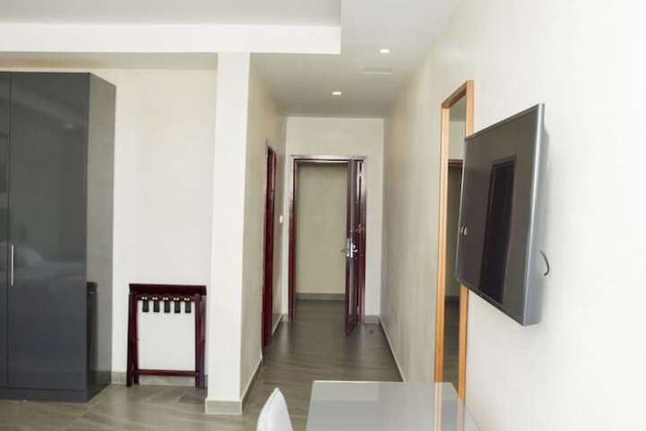 Room 30 of 99