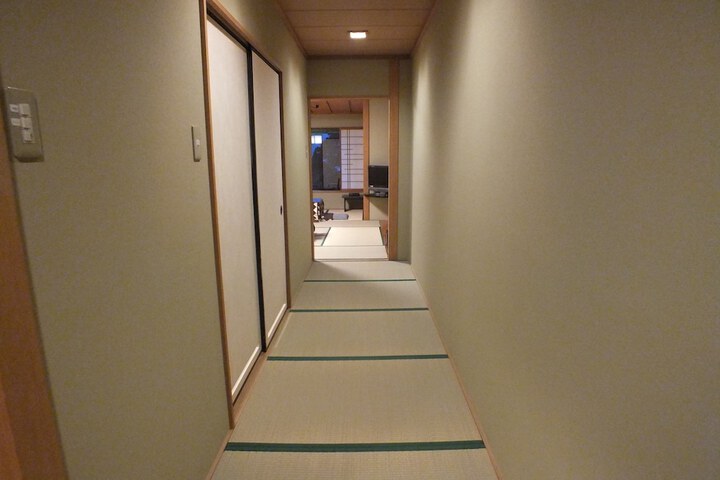 Room 13 of 45