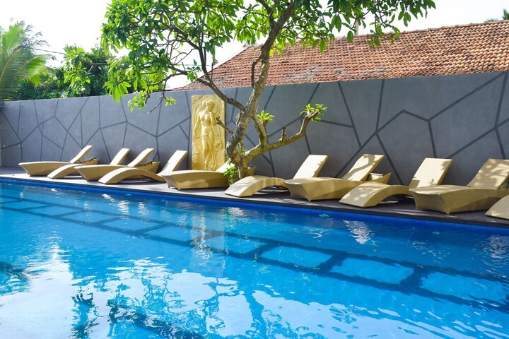 Pool 50 of 73