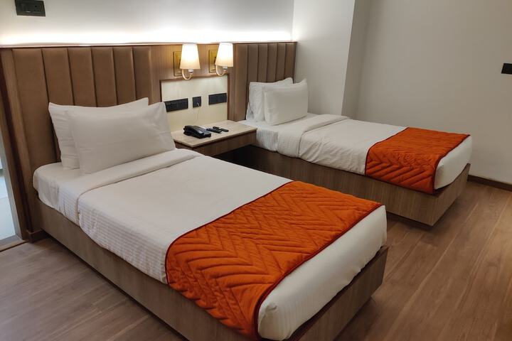 Room 5 of 24