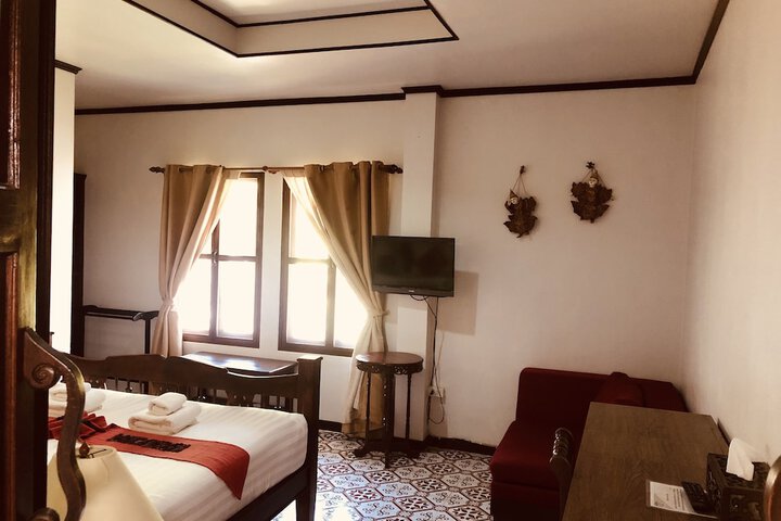 Room 15 of 48