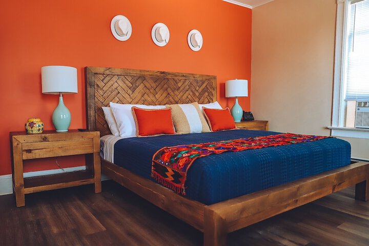 1 King Bed with Scenic View (1 of 11)