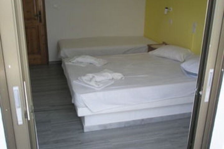 Room 6 of 15