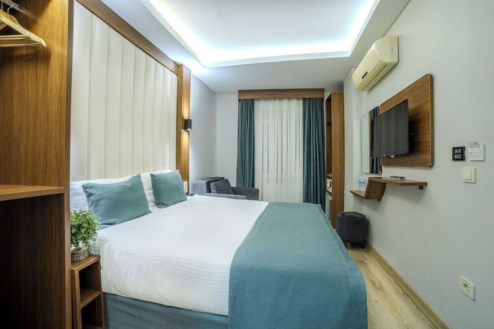 Room 10 of 70