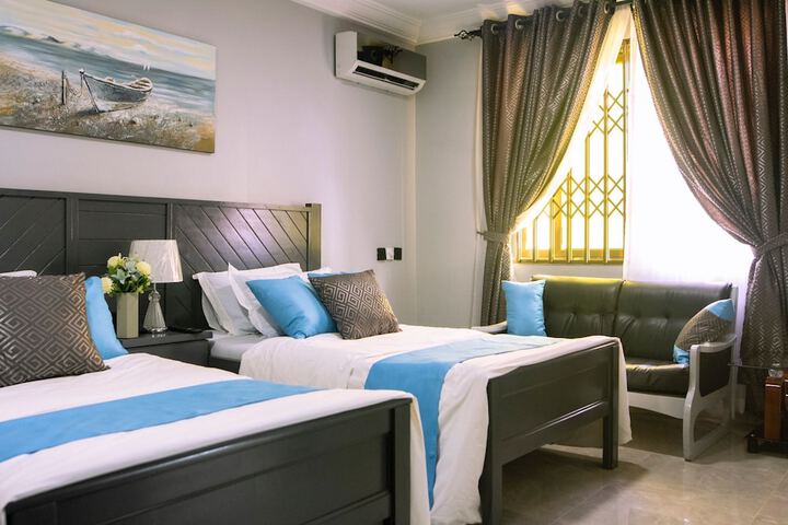 Room 14 of 27