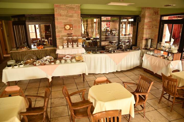 Breakfast/Coffee Service 82 of 117